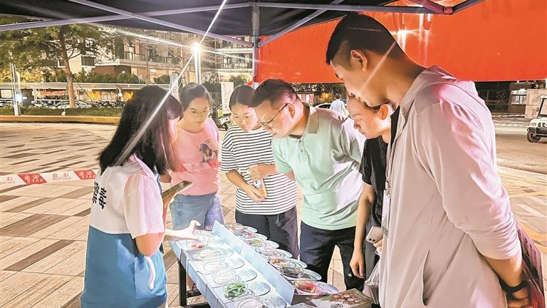 凤凰街道：志愿者参观禁毒基地